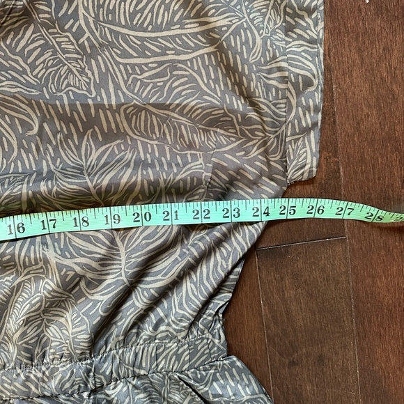 Like New Mountain Warehouse Midi Dress - Picture 4 of 7